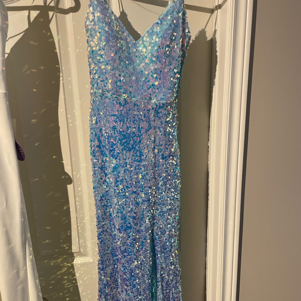 Stunning blue sequins gown dress by Windsor sz 3/4 (small)